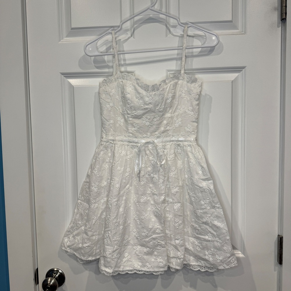 Altar'd State White Eyelet Lace Up Back Mini Sweetheart Dress Size XS - Picture 2 of 8